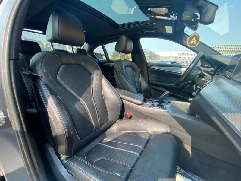 BMW 530 ПАМЕТ* ПАНОРАМА* 4 ПОДГРЕВА* M PACK* HARMAN KARDON, снимка 10 - Автомобили и джипове - 52653024