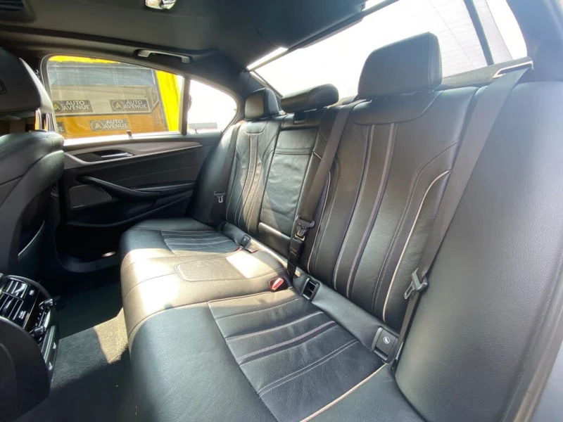 BMW 530 ПАМЕТ* ПАНОРАМА* 4 ПОДГРЕВА* M PACK* HARMAN KARDON, снимка 14 - Автомобили и джипове - 52653024