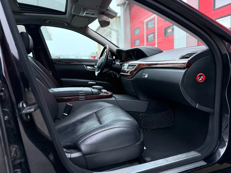 Mercedes-Benz S 320 Black/HarmanKardon, снимка 13 - Автомобили и джипове - 53192756