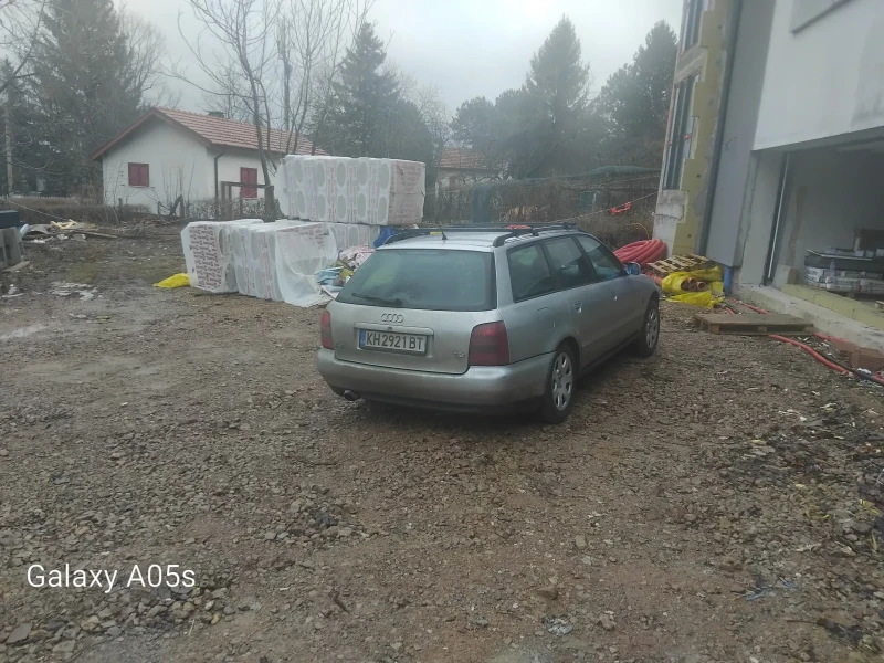 Audi A4 Газ бензин , снимка 3 - Автомобили и джипове - 53232271