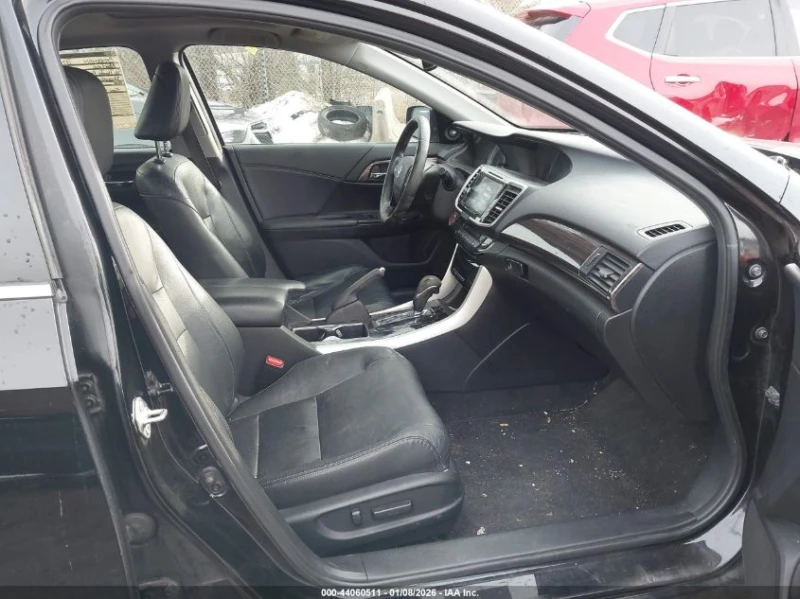 Honda Accord 3.5L V-6 VVT, 278HP Front Wheel Drive, снимка 10 - Автомобили и джипове - 53443337