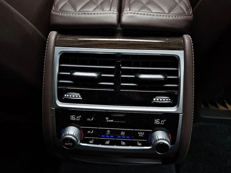 BMW 740 740Ld xDrive Design Pure Excellence| 320к.с., снимка 17 - Автомобили и джипове - 56127148