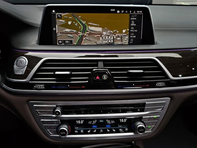 BMW 740 740Ld xDrive Design Pure Excellence| 320к.с., снимка 13 - Автомобили и джипове - 56127148