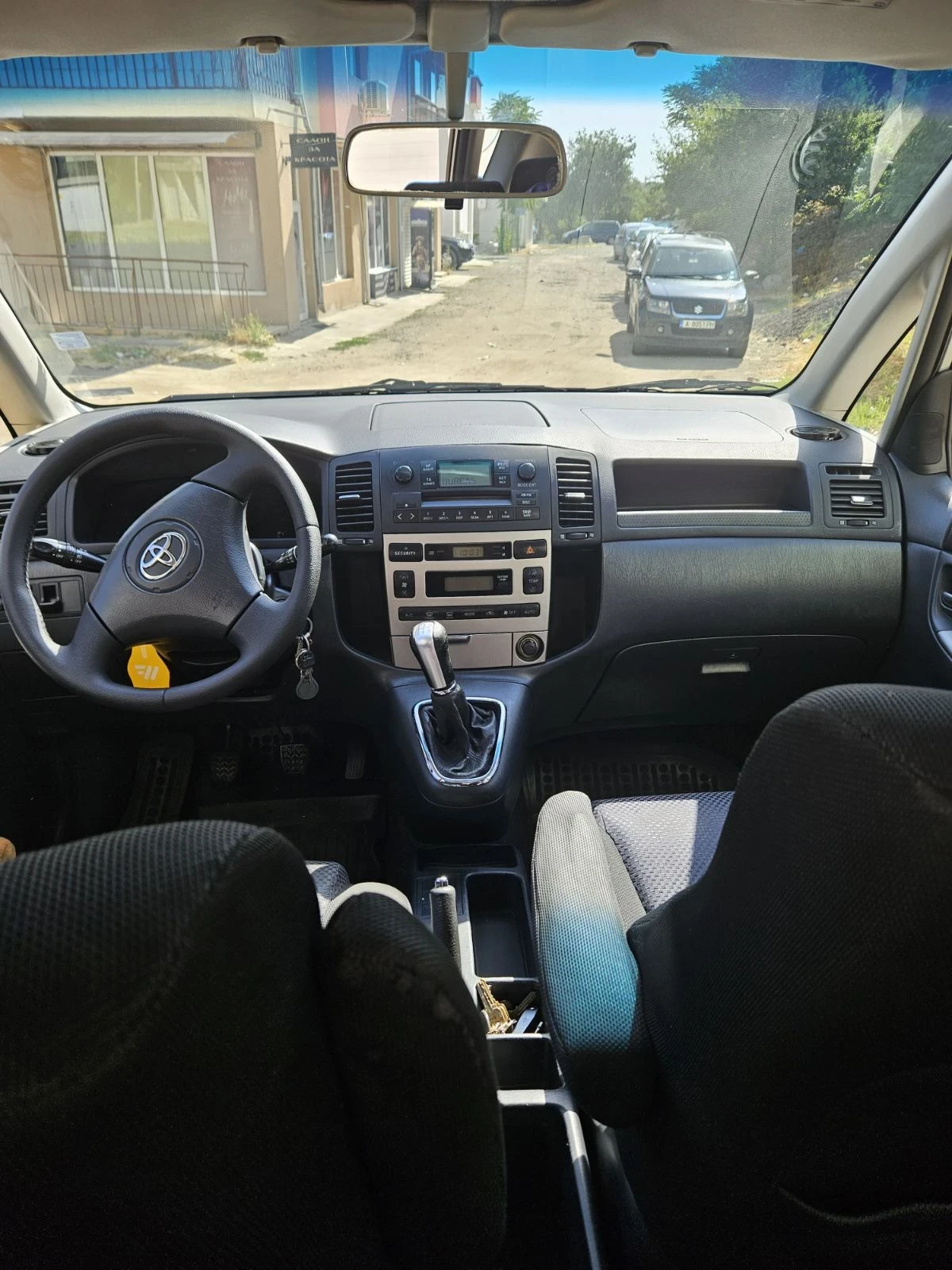 Toyota Corolla verso  - изображение 8