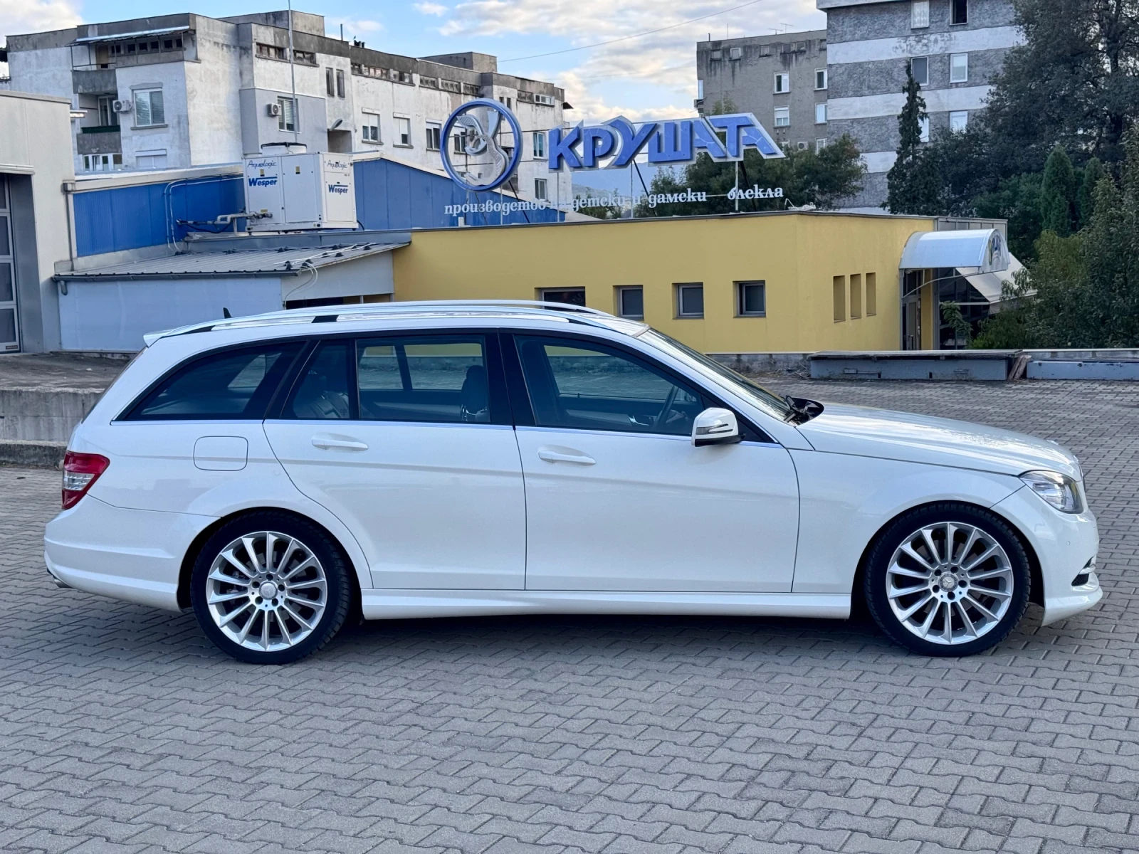 Mercedes-Benz C 350 4MATIC   ORIGINAL AMG PAKET ! - изображение 3