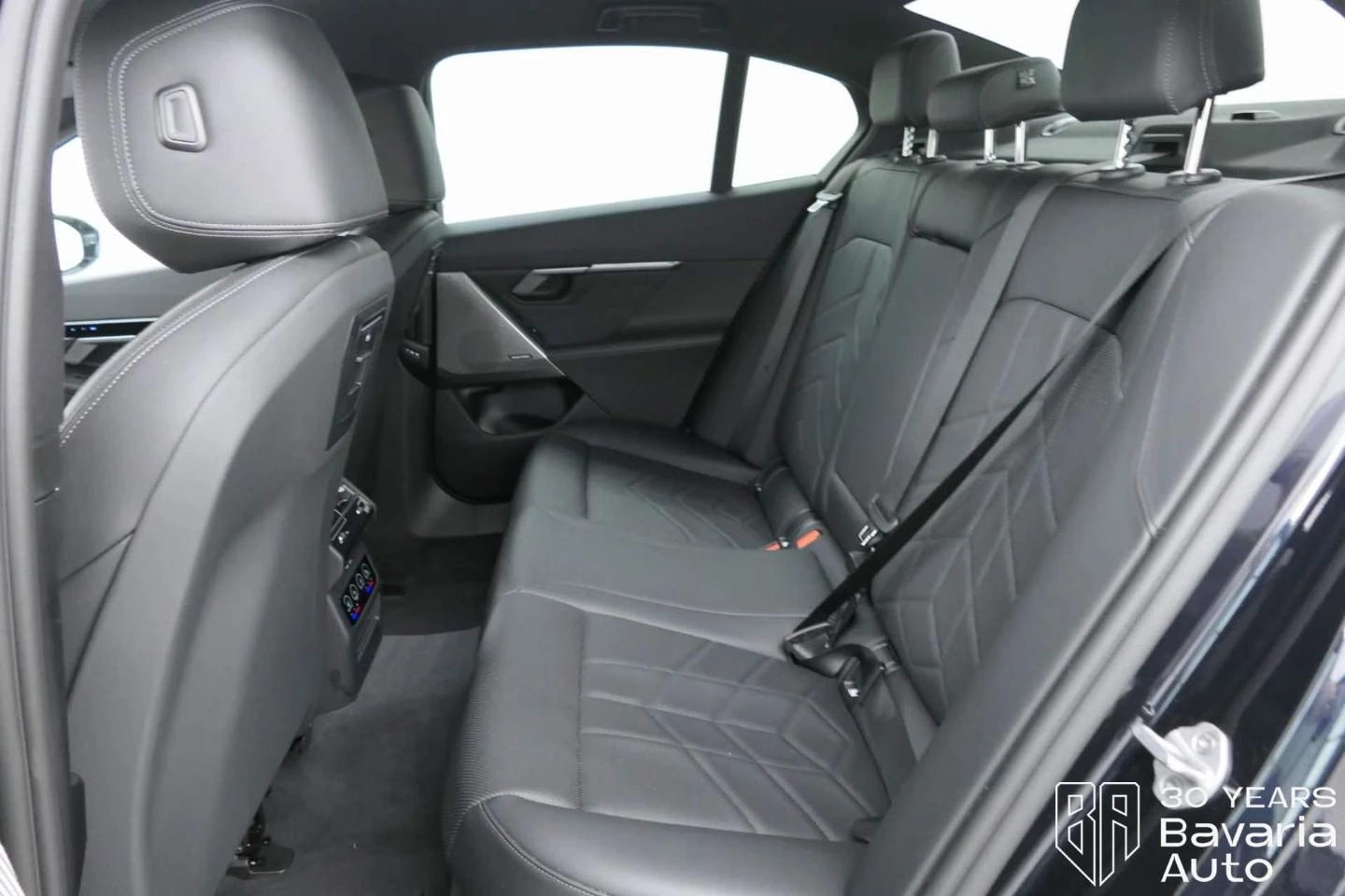 BMW 520 i M Sport Paket Steptronic - изображение 8
