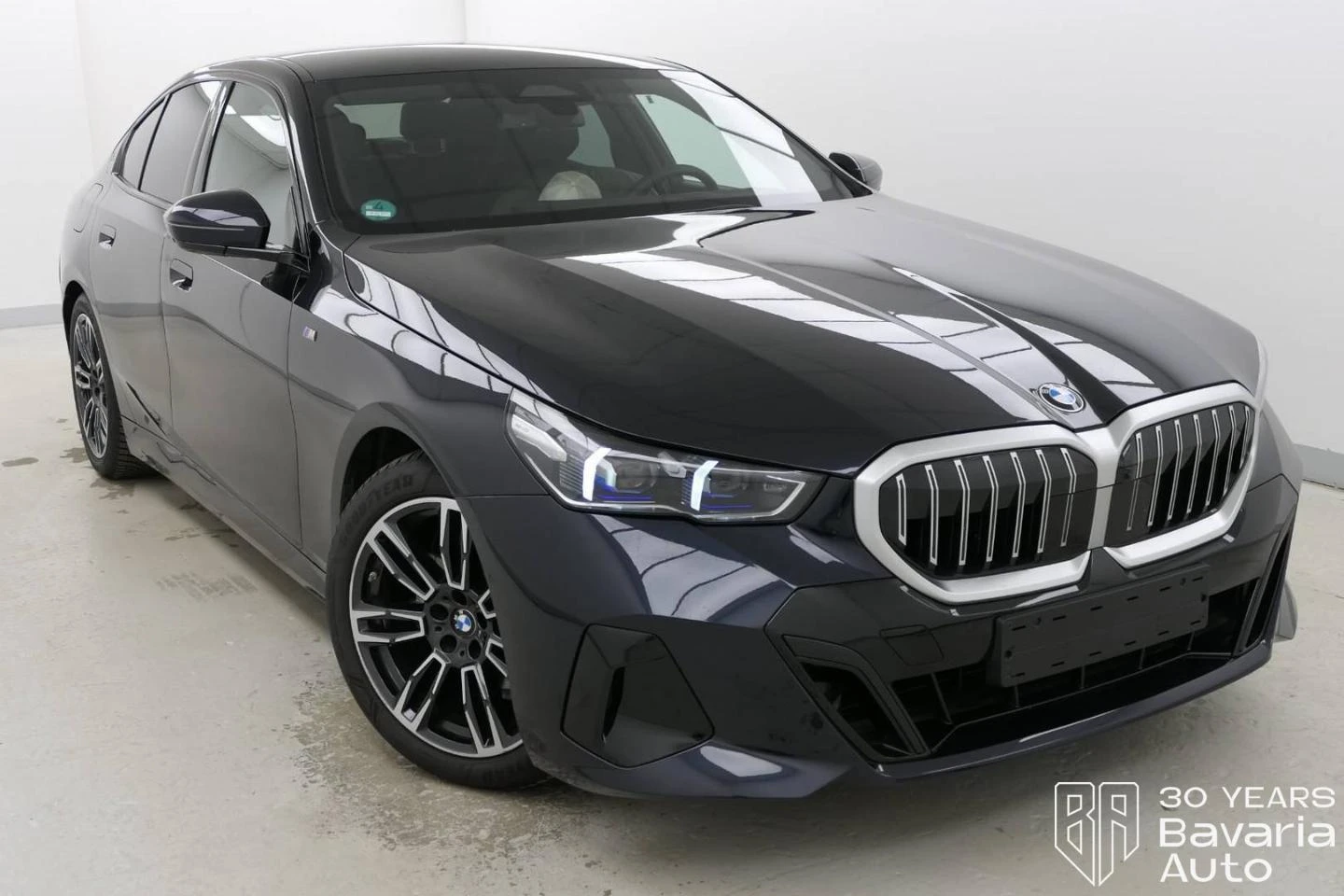 BMW 520 i M Sport Paket Steptronic - изображение 4