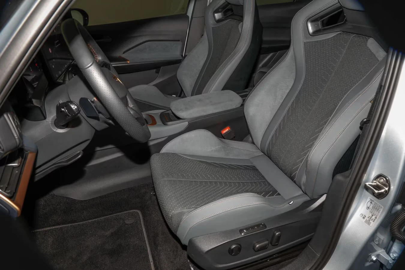 Cupra Born VZ/326HP/PANO/360/SENNHEISER/MEMO/HUD/NAVI/777g - изображение 8