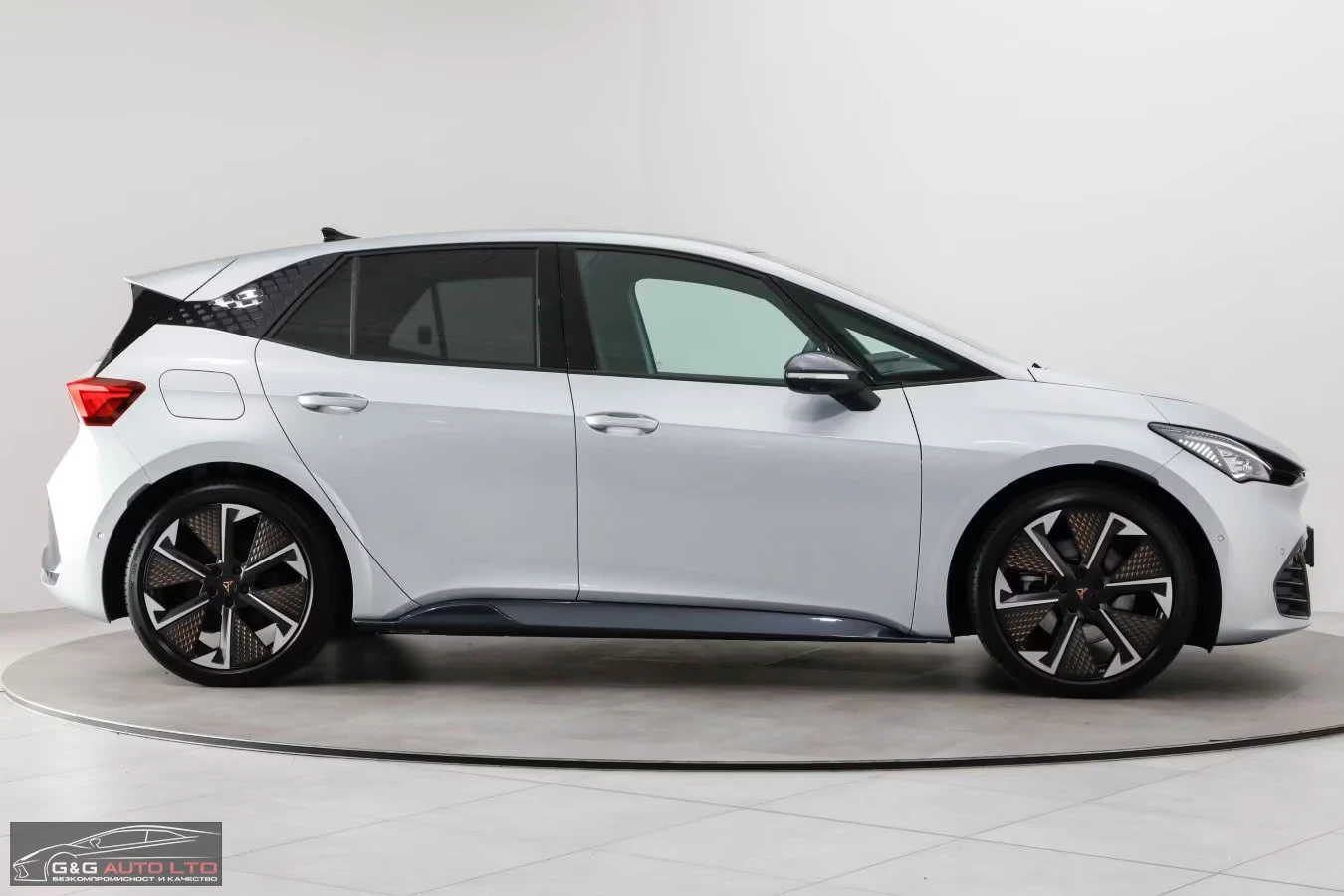 Cupra Born VZ/326HP/PANO/360/SENNHEISER/MEMO/HUD/NAVI/777g - изображение 5