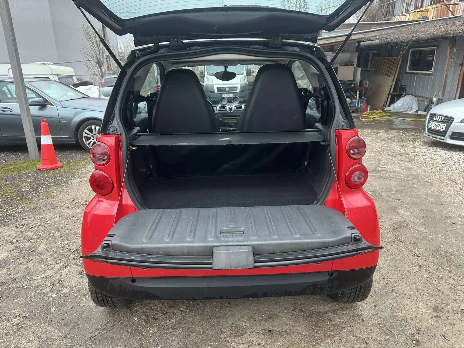 Smart Fortwo 1.0i Aвтоматик, снимка 13 - Автомобили и джипове - 54056524