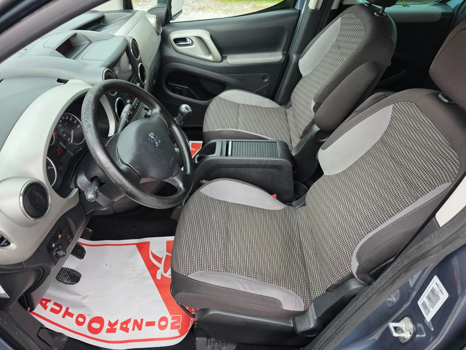 Peugeot Partner 1.6i, снимка 12 - Автомобили и джипове - 54359589