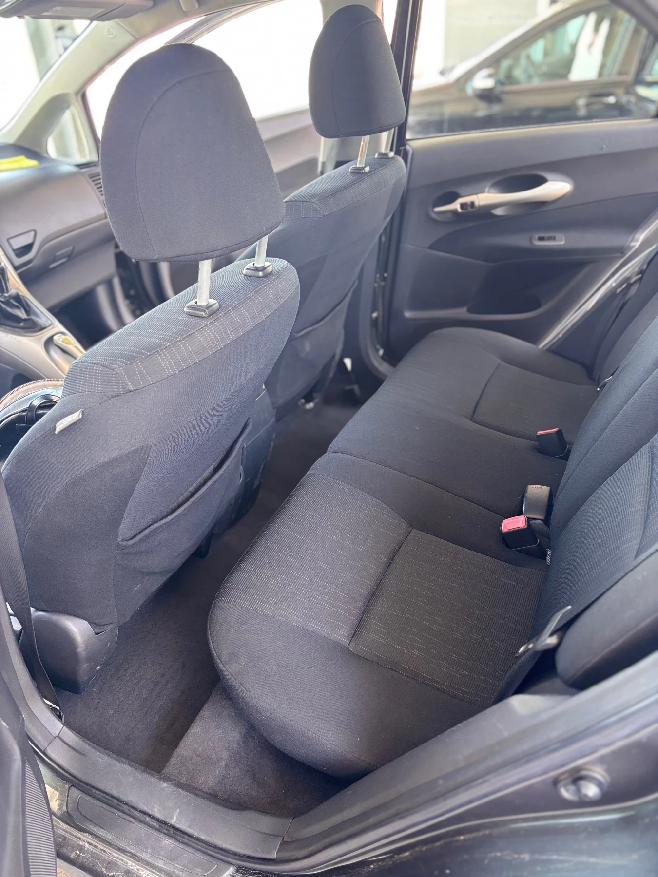 Toyota Auris 1.4D, снимка 8 - Автомобили и джипове - 54663621