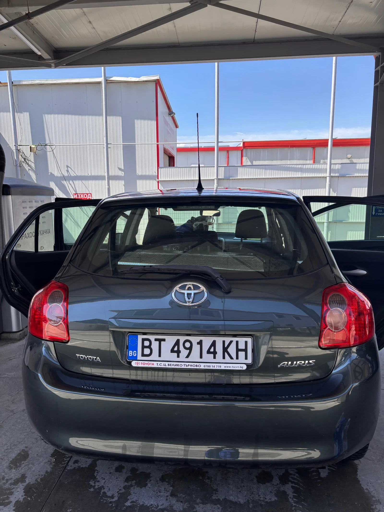 Toyota Auris 1.4D, снимка 10 - Автомобили и джипове - 54663621