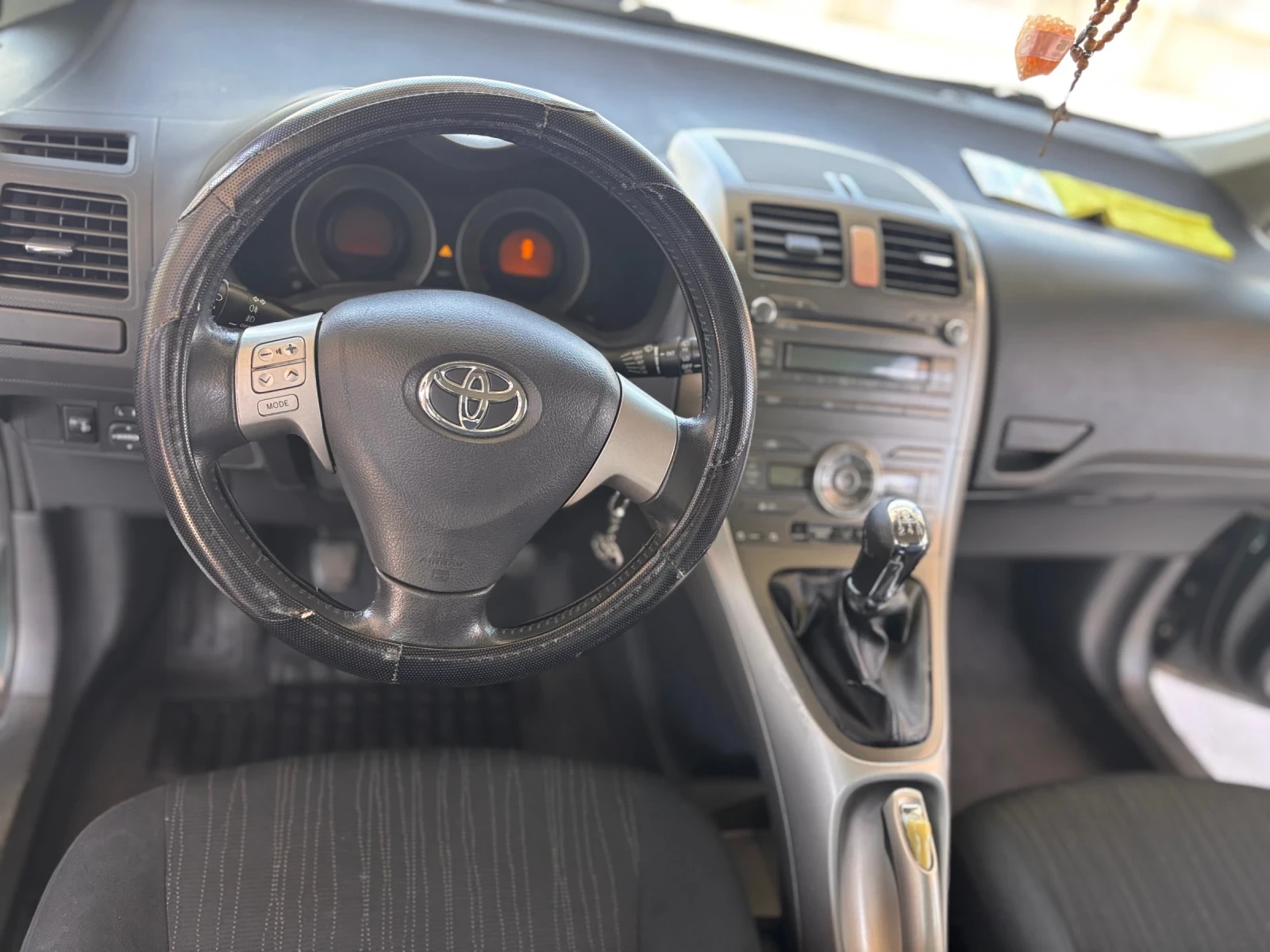 Toyota Auris 1.4D, снимка 5 - Автомобили и джипове - 54663621