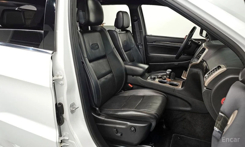 Jeep Grand cherokee, снимка 10 - Автомобили и джипове - 53053654