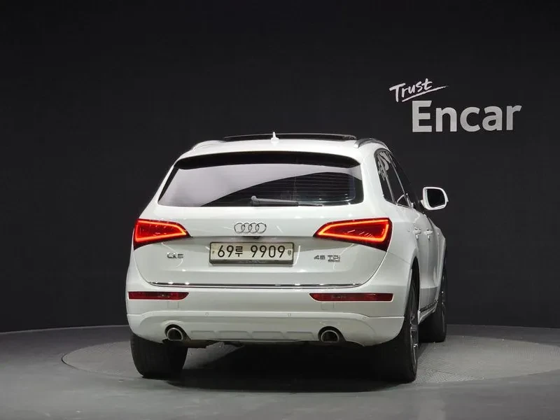 Audi Q5 3.0 TDI Quattro - САМО 30% АВАНС, снимка 4 - Автомобили и джипове - 56007928