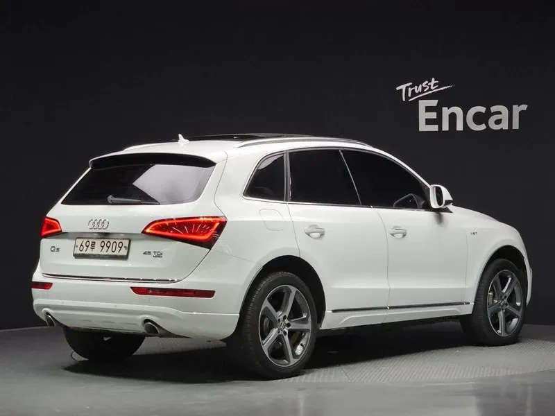 Audi Q5 3.0 TDI Quattro - САМО 30% АВАНС, снимка 2 - Автомобили и джипове - 56007928