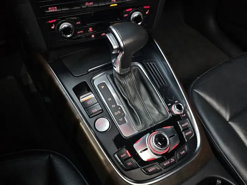 Audi Q5 3.0 TDI Quattro - САМО 30% АВАНС, снимка 9 - Автомобили и джипове - 56007928