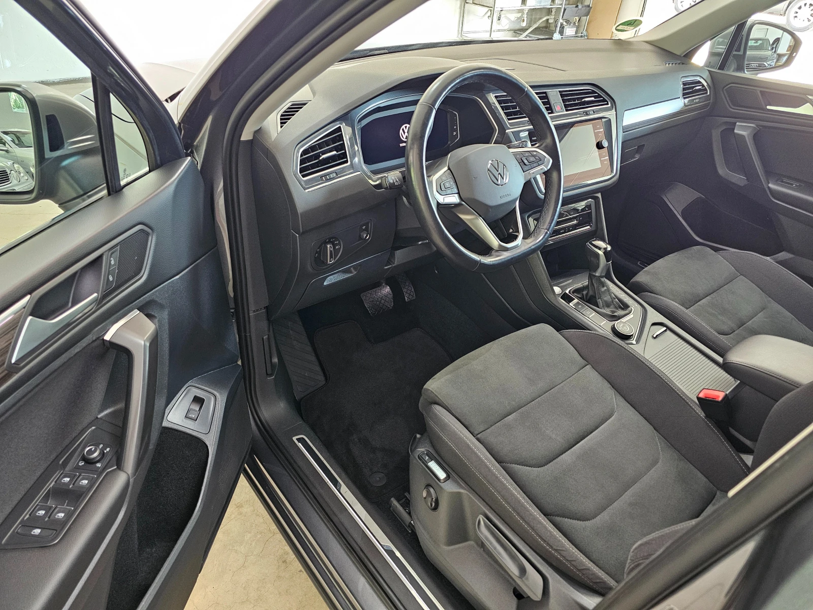 VW Tiguan Allspace Elegance 4Motion 2.0TDI 200PS - изображение 10