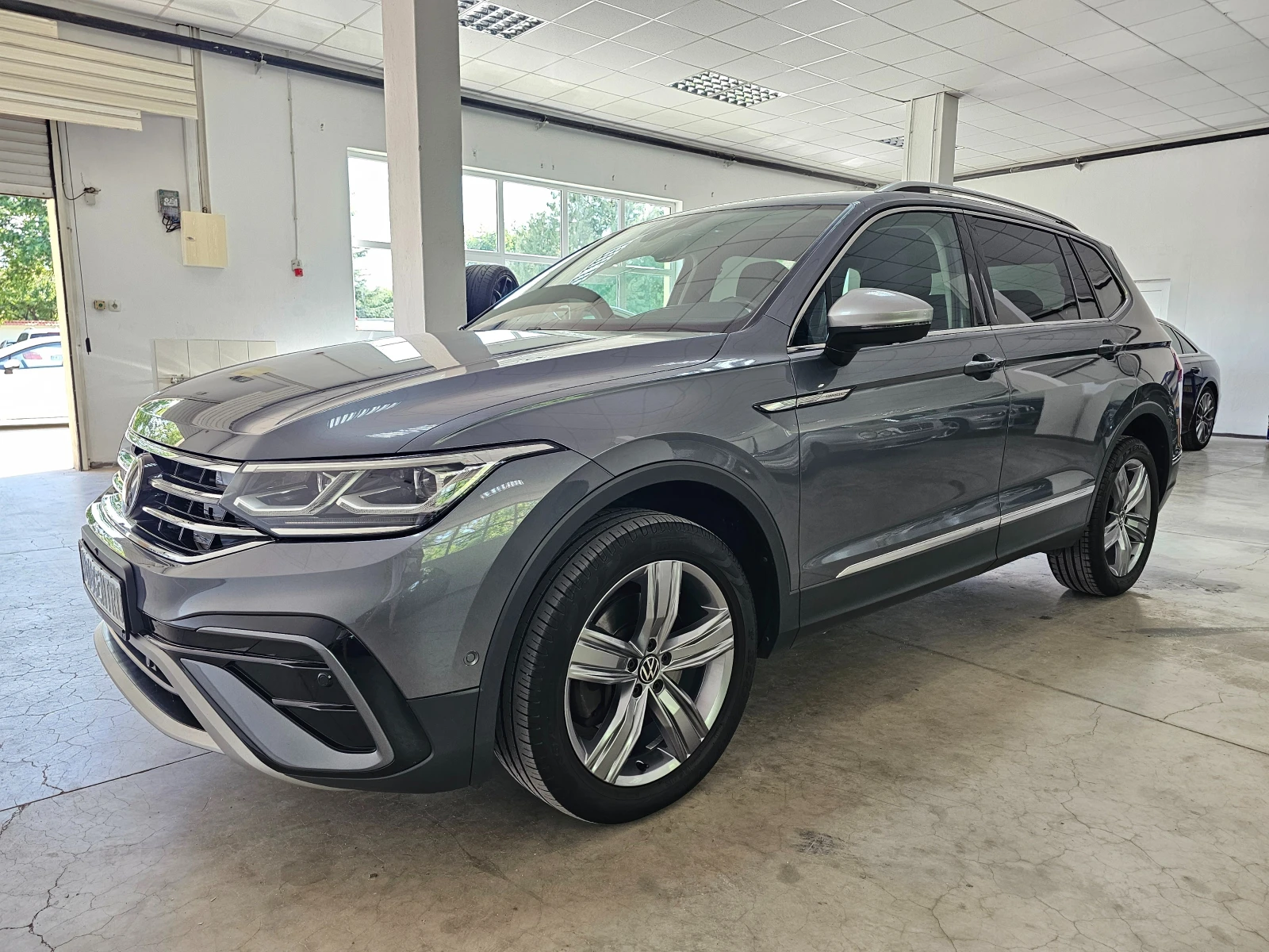 VW Tiguan Allspace Elegance 4Motion 2.0TDI 200PS - изображение 2