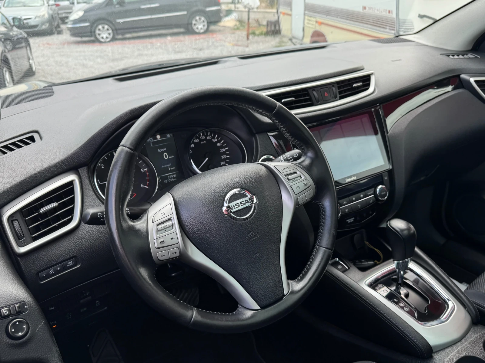 Nissan Qashqai 1.6DCI TEKNA/KEYLESS/АВТОМАТ/360 камера/ПАНОРAMA/ - изображение 10