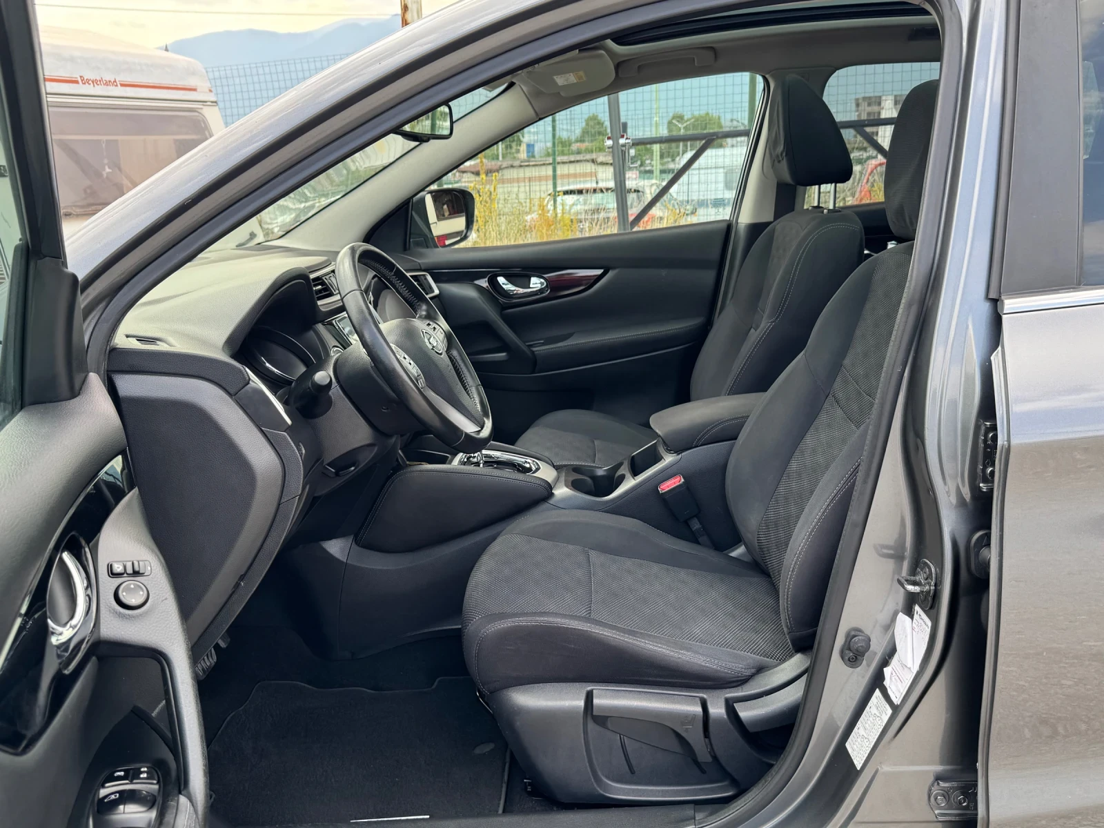 Nissan Qashqai 1.6DCI TEKNA/KEYLESS/АВТОМАТ/360 камера/ПАНОРAMA/ - изображение 8