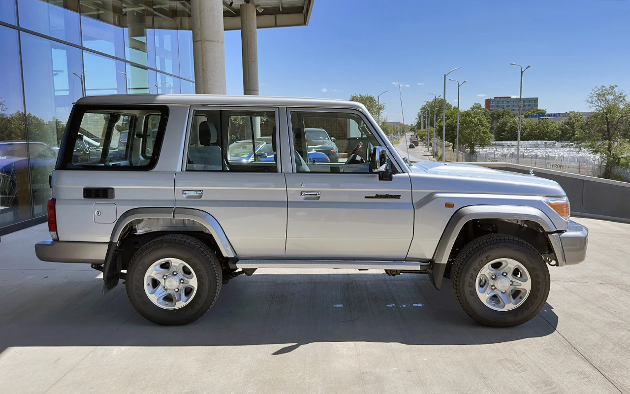 Toyota Land cruiser 76 Hardtop LX - изображение 3