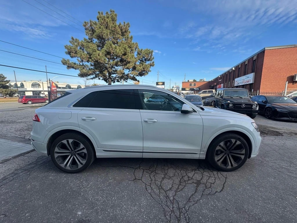 Audi Q8  Technik 2021 * CARFAX *    | Mobile.bg   4
