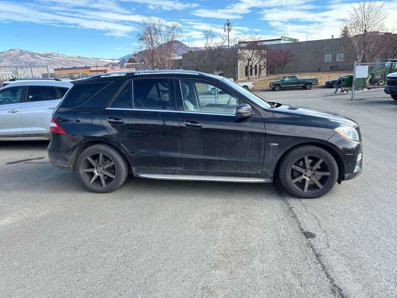 Mercedes-Benz ML 350 * BlueTEC * CARFAX * KEYLESS * NAVI * ПОДГРЕВ, снимка 3 - Автомобили и джипове - 53880203