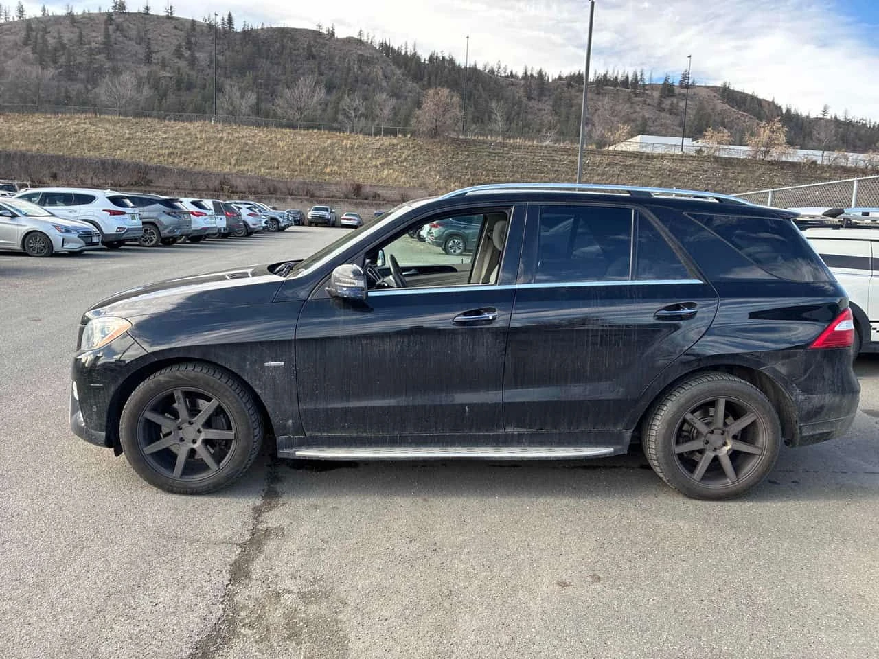 Mercedes-Benz ML 350 * BlueTEC * CARFAX * KEYLESS * NAVI * ПОДГРЕВ, снимка 2 - Автомобили и джипове - 53880203