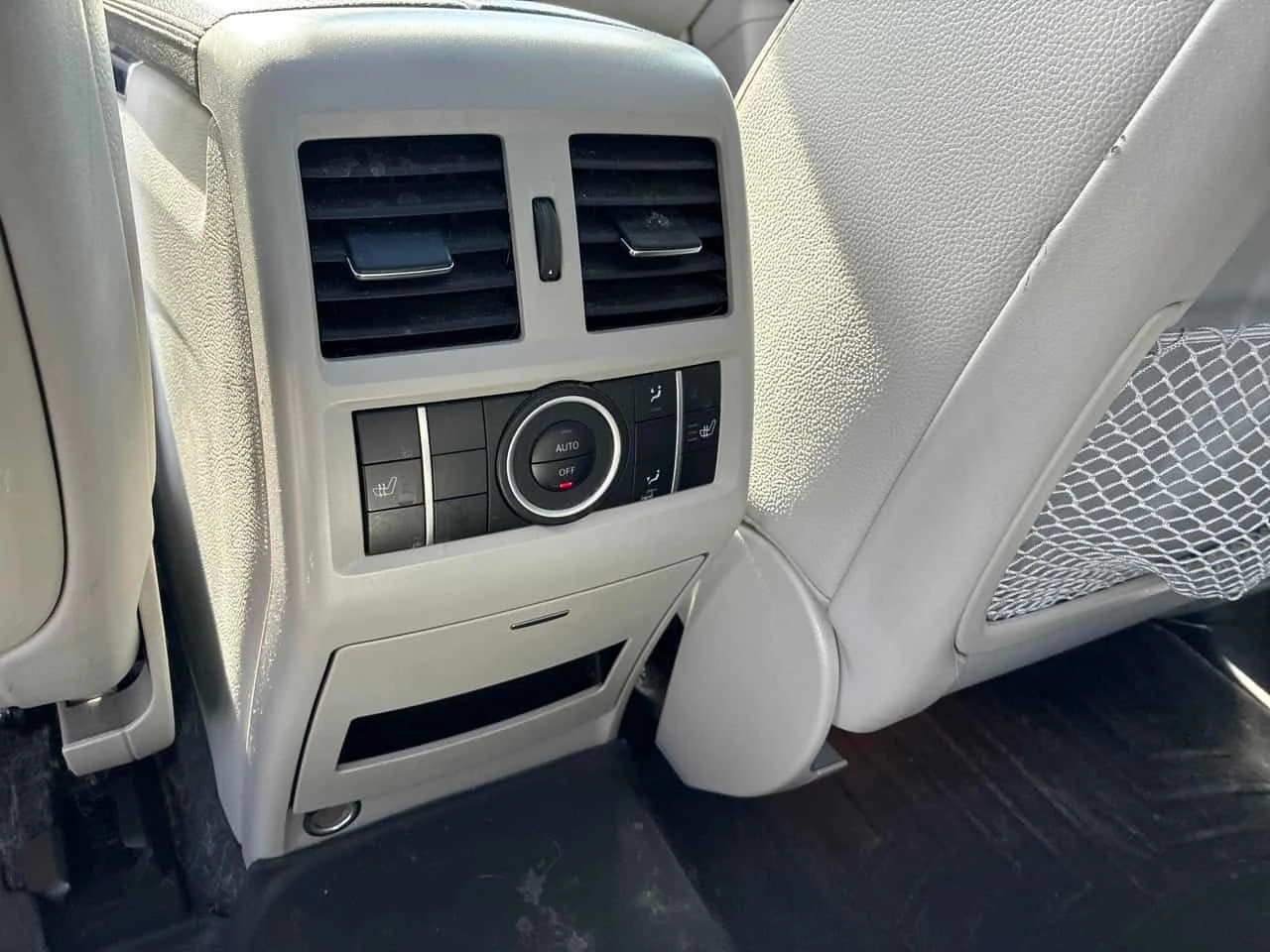 Mercedes-Benz ML 350 * BlueTEC * CARFAX * KEYLESS * NAVI * ПОДГРЕВ, снимка 17 - Автомобили и джипове - 53880203