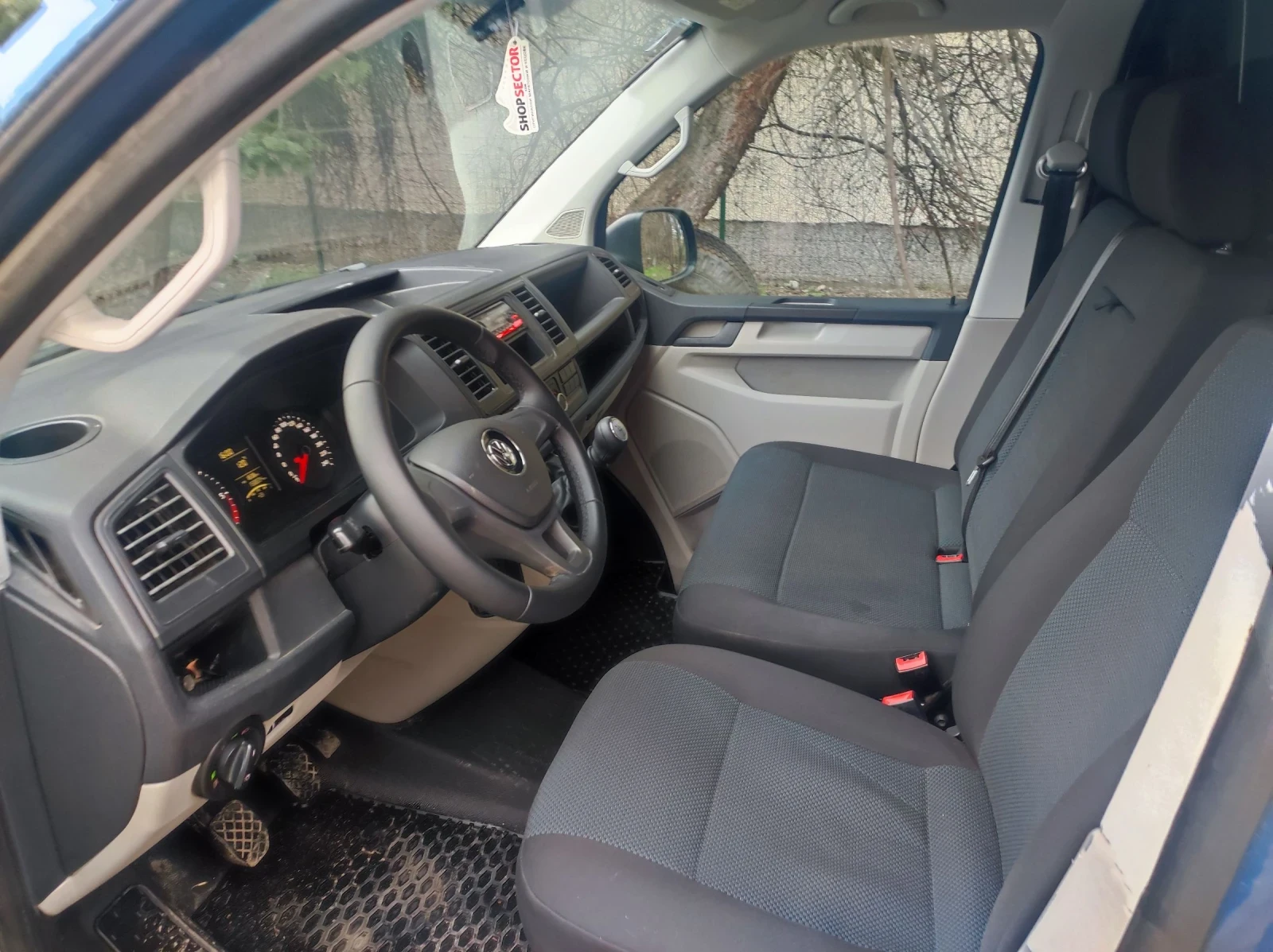 VW Transporter 2.0TDI, снимка 4 - Бусове и автобуси - 53963834