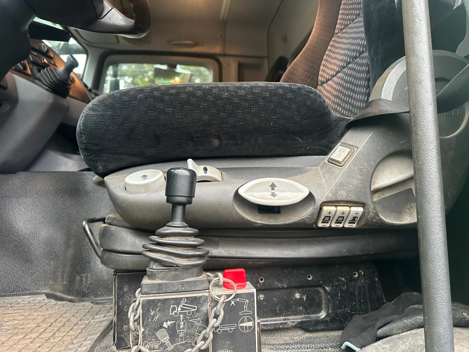 Mercedes-Benz 1836  - изображение 10