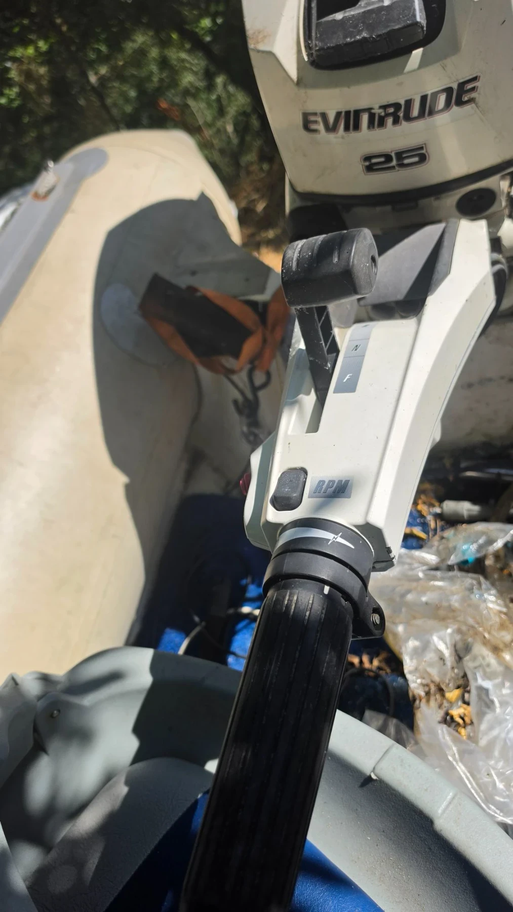 ����������� �������� Evinrude E-TEC �25DRSAFD 2018 ������ | Mobile.bg � ����������� 4