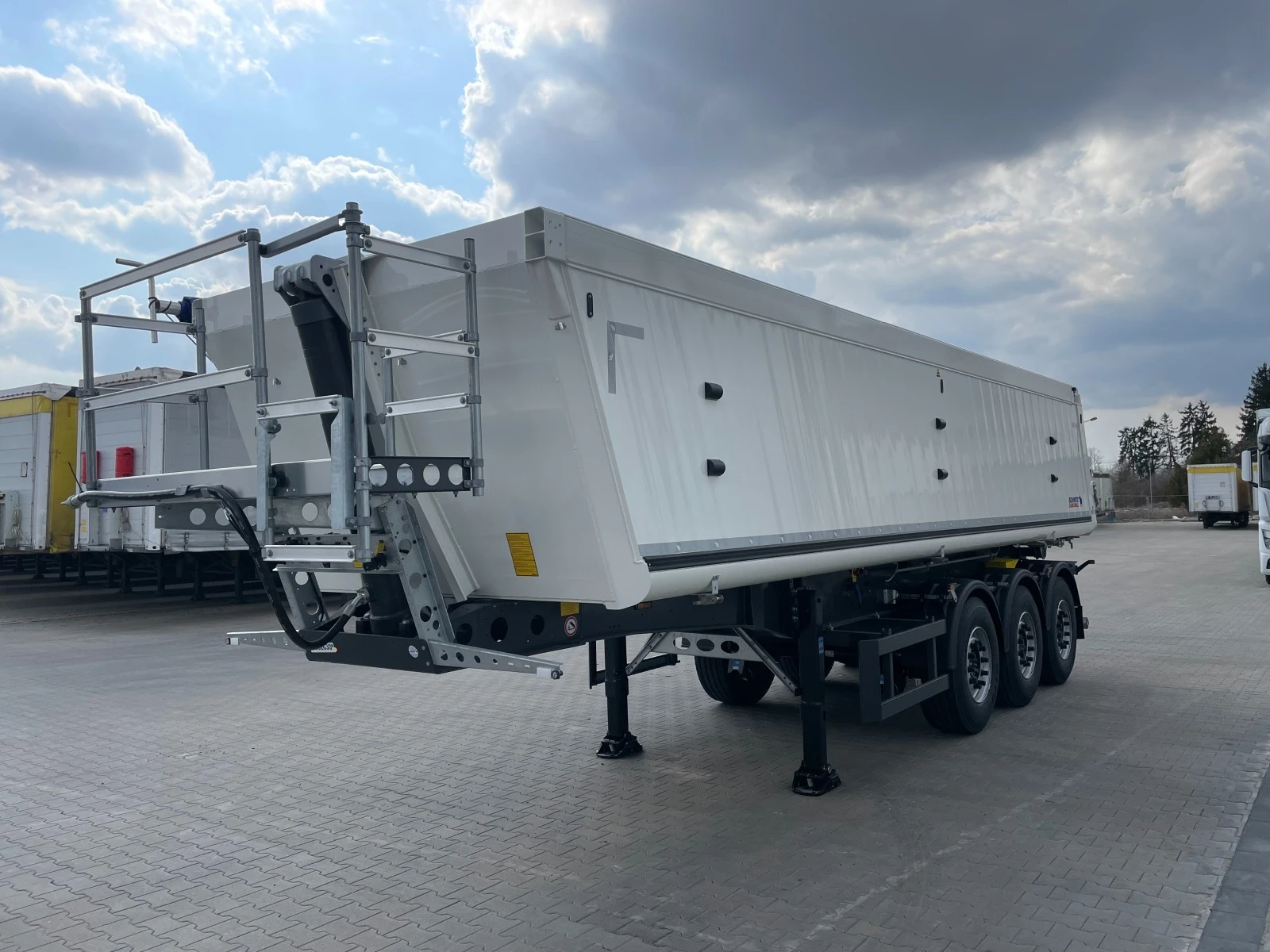  Schmitz SKI 24 SL 8.2 | Mobile.bg   5