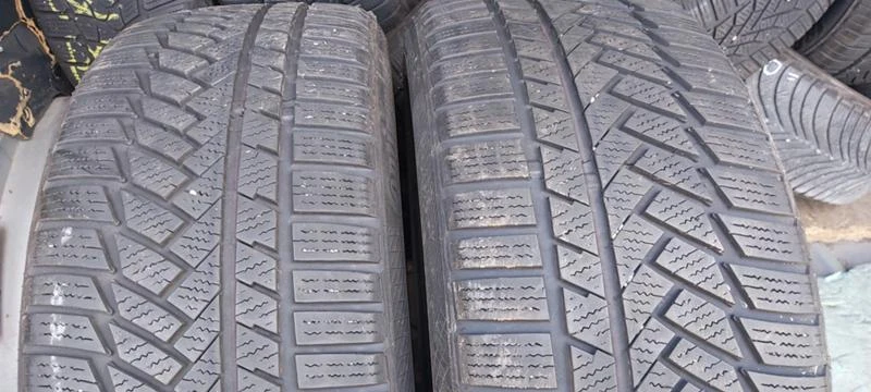 Гуми Зимни 225/45R18, снимка 1 - Гуми и джанти - 30922843