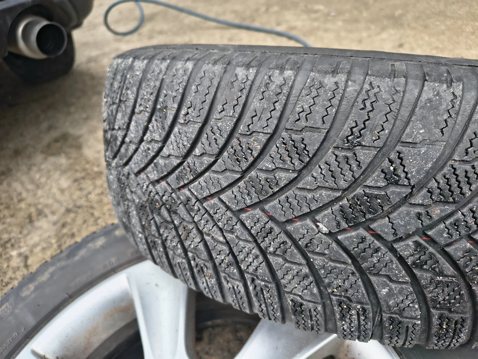 Гуми с джанти Други 215/60R16, снимка 4 - Гуми и джанти - 54078278
