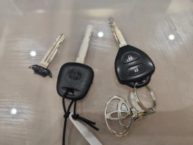 Toyota Auris D4D, снимка 13