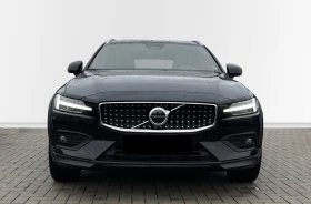 Volvo V60 Cross Country B5 AWD = Ultimate= Гаранция, снимка 1