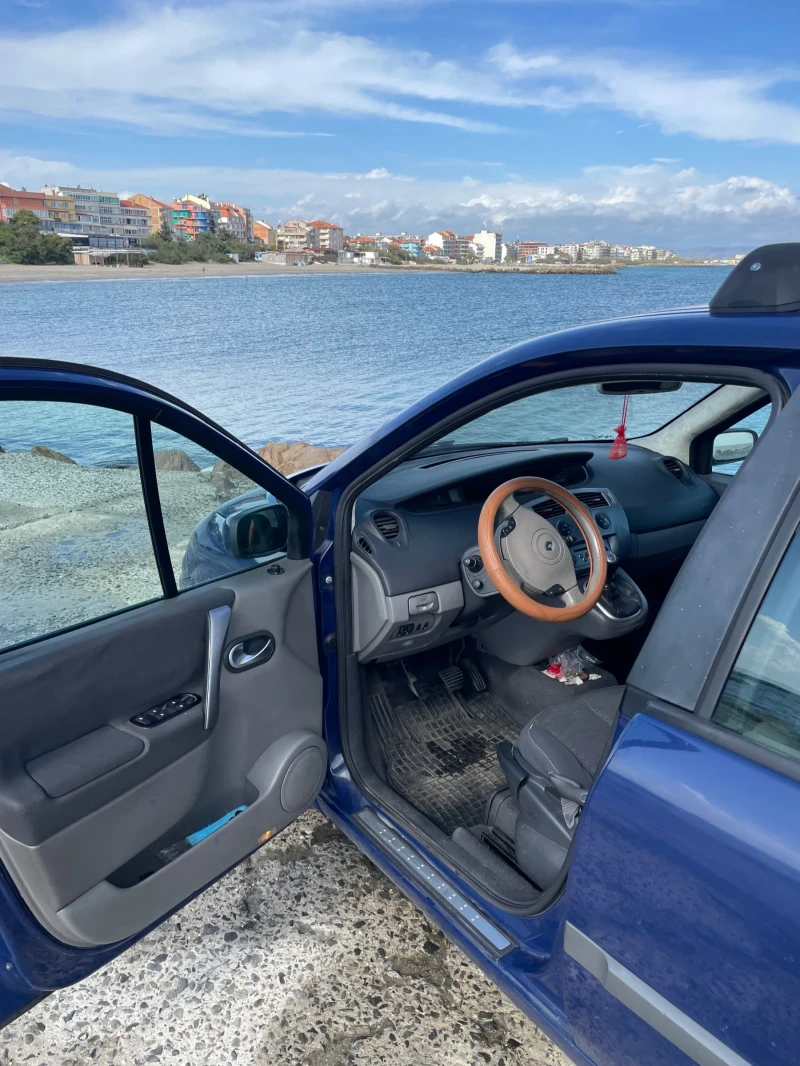 Renault Grand scenic, снимка 10 - Автомобили и джипове - 47861243