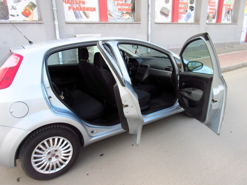 Fiat Punto Grande 1.2i, снимка 6 - Автомобили и джипове - 49252620