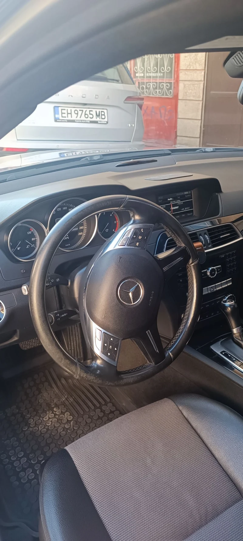 Mercedes-Benz C 220, снимка 6 - Автомобили и джипове - 49423251