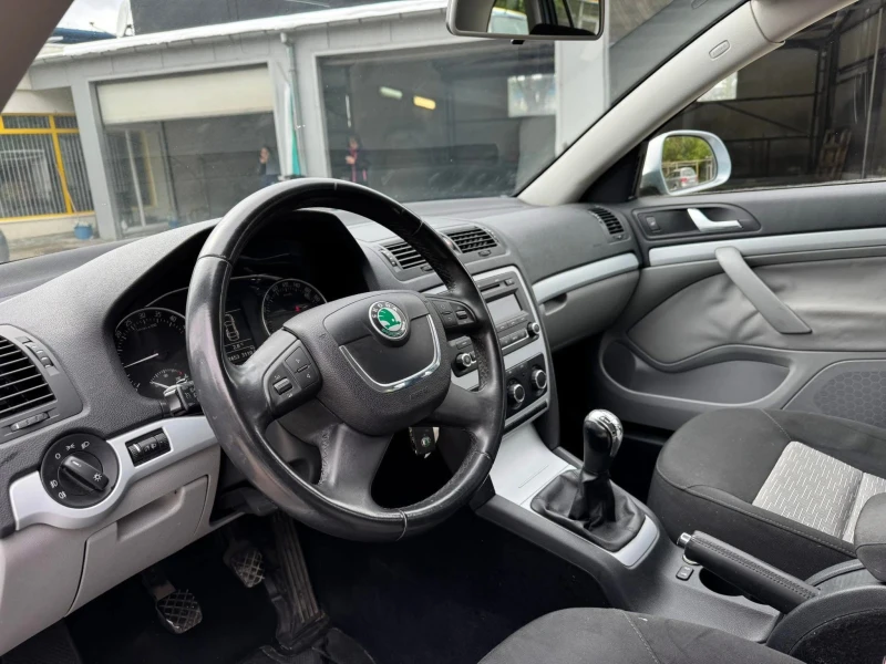Skoda Octavia, снимка 7 - Автомобили и джипове - 51961310