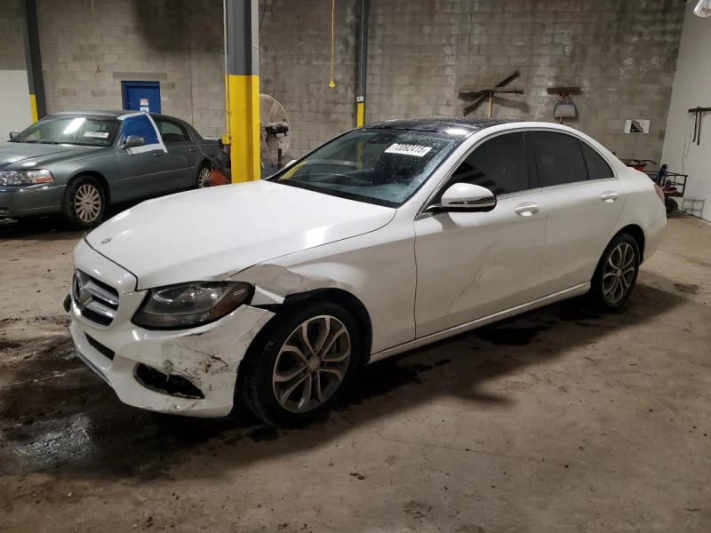 Mercedes-Benz C 300 2.0 Turbo / AMG пакет / 4MATIC / Кожа / Панорама /