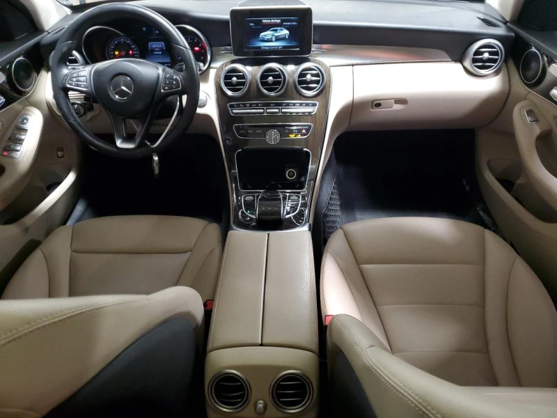 Mercedes-Benz C 300 2.0 Turbo / AMG пакет / 4MATIC / Кожа / Панорама /, снимка 8 - Автомобили и джипове - 52006997