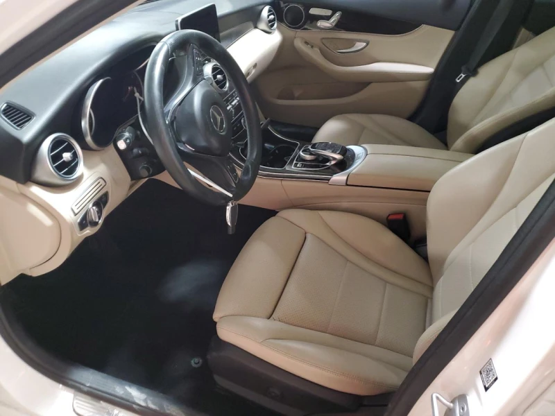 Mercedes-Benz C 300 2.0 Turbo / AMG пакет / 4MATIC / Кожа / Панорама /, снимка 7 - Автомобили и джипове - 52006997