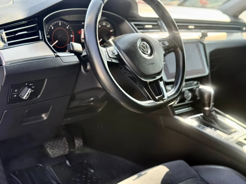 VW Passat 2.0 DIGITAL, снимка 10 - Автомобили и джипове - 52800408