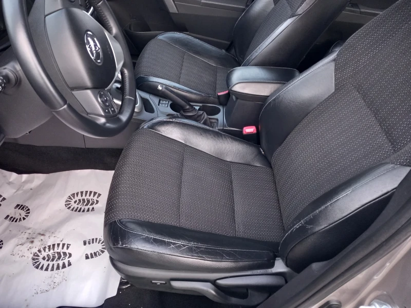 Toyota Auris 1.8 hybrid , снимка 9 - Автомобили и джипове - 53432624