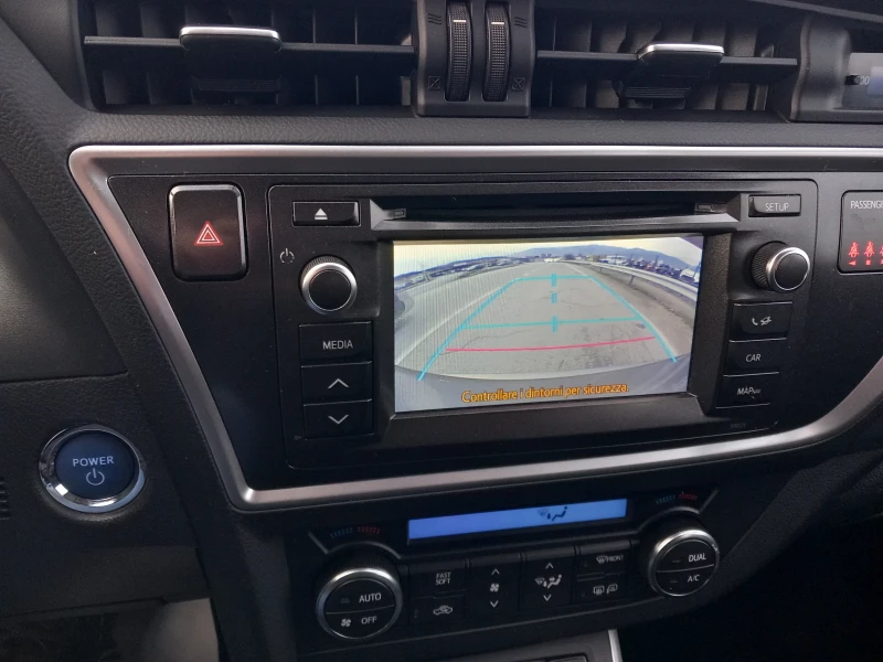 Toyota Auris 1.8 hybrid , снимка 13 - Автомобили и джипове - 53432624