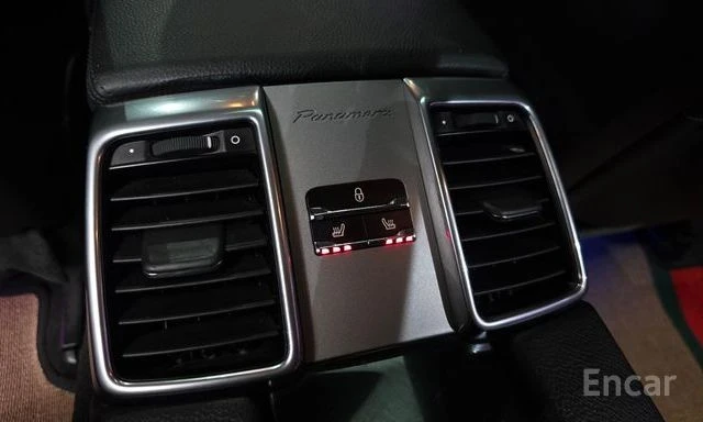 Porsche Panamera, снимка 16 - Автомобили и джипове - 54466688